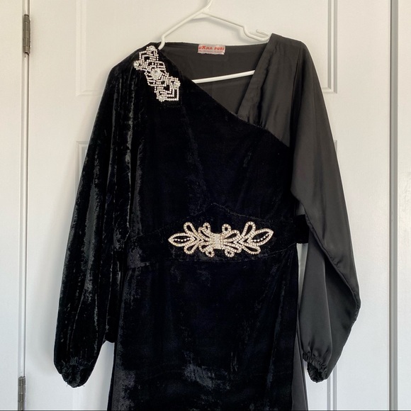 Stunning Dubai Abaya Velvet & Chiffon Size 6-8 - Picture 3 of 6